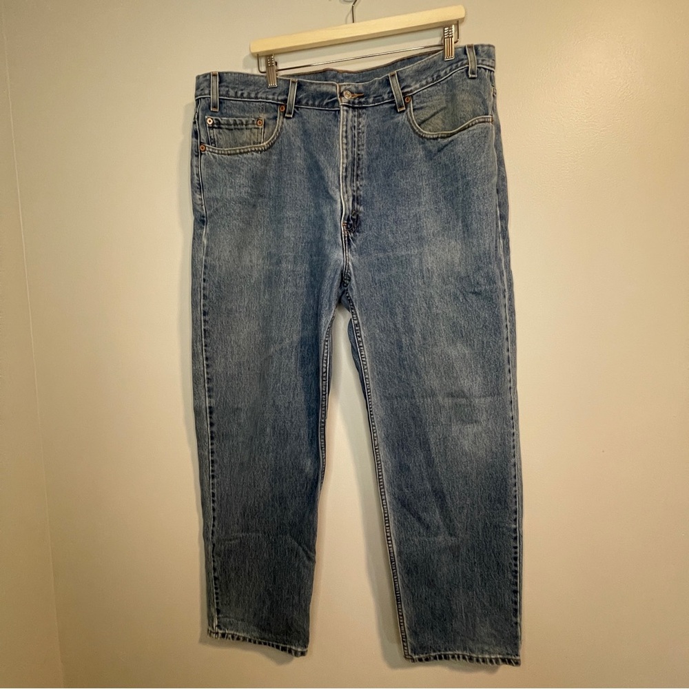 VTG Levi's 550 Men's Relaxed Fit Denim Jeans - Medium Blue